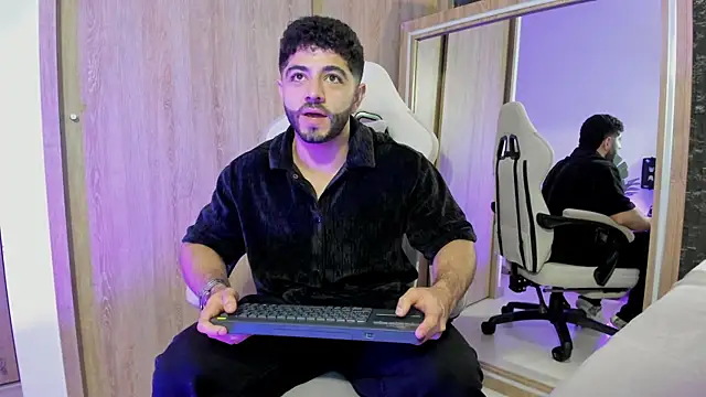Thiago moretti online show from July 12, 2026, 1:18 am