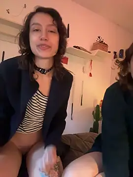 Snapshot of witchdub chatting on May 19, 2026, 3:18 pm witchdub online show from May 19, 2026, 3:18 pm
