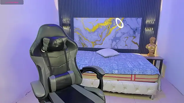 Dark Desiree18 online show from March 15, 2026, 9:04 am