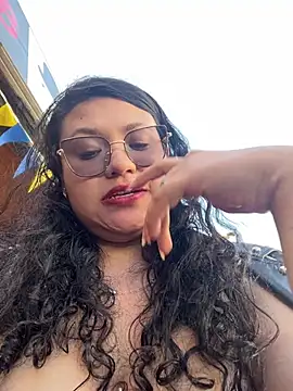 mavievil- online show from June 14, 2026, 8:44 pm