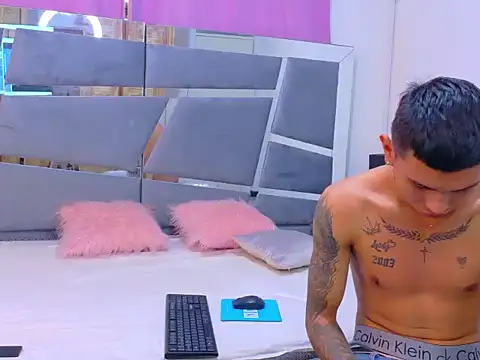 Snapshot of Scook_Gray_ chatting on January 15, 2026, 8:56 pm Scook Gray online show from January 15, 2026, 8:56 pm