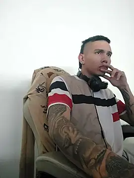 Snapshot of Scook_Gray_ chatting on February 18, 2026, 3:41 pm Scook Gray online show from February 18, 2026, 3:41 pm