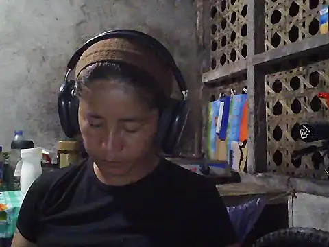 Snapshot of lovelyxxx88 chatting on February 6, 2026, 1:14 pm lovelyxxx88 online show from February 6, 2026, 1:14 pm