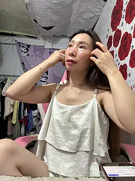 Snapshot of Adela-222 chatting on June 26, 2026, 2:21 pm Adela-222 online show from June 26, 2026, 2:21 pm