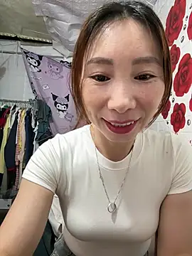 Snapshot of Adela-222 chatting on July 10, 2026, 12:37 am Adela-222 online show from July 10, 2026, 12:37 am