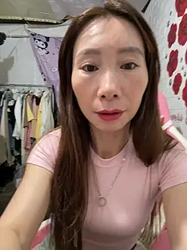 Snapshot of Adela-222 chatting on August 2, 2026, 2:21 am Adela-222 online show from August 2, 2026, 2:21 am