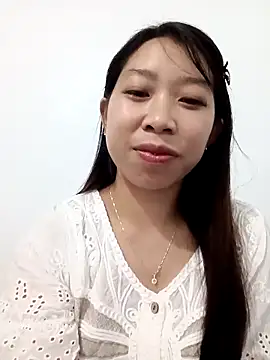 Snapshot of Mayly_lucky2 chatting on May 4, 2026, 5:25 am Mayly lucky2 online show from May 4, 2026, 5:25 am