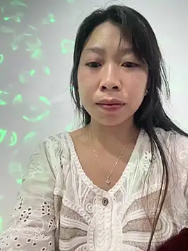 Snapshot of Mayly_lucky2 chatting on May 6, 2026, 10:15 pm Mayly lucky2 online show from May 6, 2026, 10:15 pm
