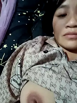 Snapshot of han-camx chatting on February 15, 2026, 7:05 am han-camx online show from February 15, 2026, 7:05 am