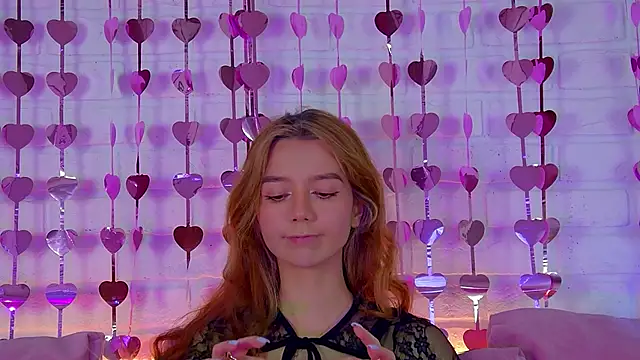 Snapshot of VanessaVienne chatting on February 10, 2026, 5:39 pm VanessaVienne online show from February 10, 2026, 5:39 pm