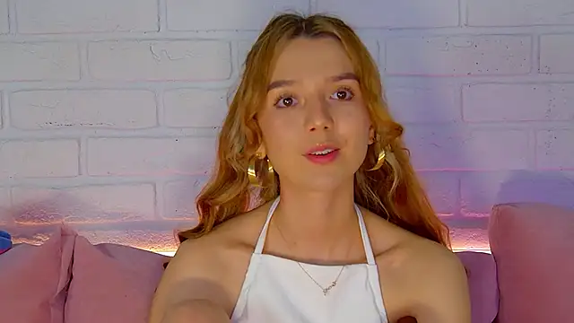 Snapshot of VanessaVienne chatting on February 21, 2026, 4:30 pm VanessaVienne online show from February 21, 2026, 4:30 pm