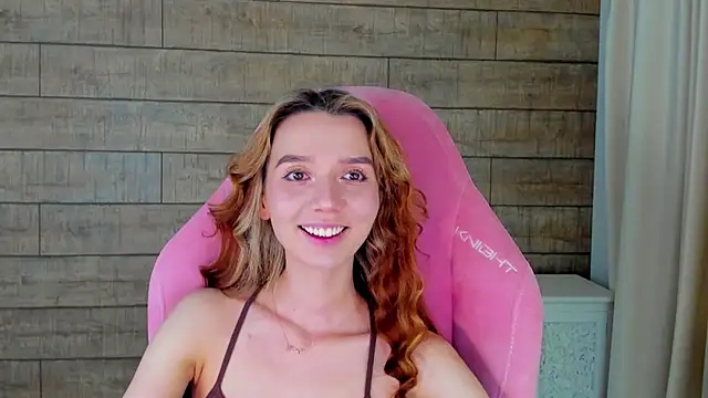 Snapshot of VanessaVienne chatting on February 28, 2026, 4:30 pm VanessaVienne online show from February 28, 2026, 4:30 pm