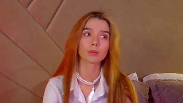 Snapshot of VanessaVienne chatting on March 3, 2026, 4:24 pm VanessaVienne online show from March 3, 2026, 4:24 pm