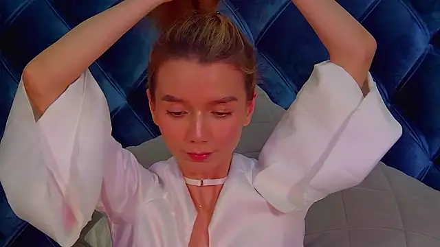 Snapshot of VanessaVienne chatting on March 8, 2026, 2:04 am VanessaVienne online show from March 8, 2026, 2:04 am