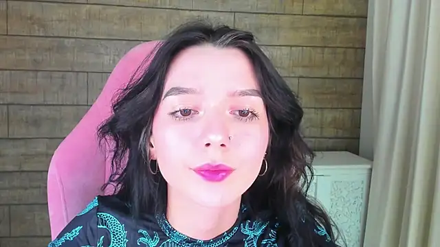 Snapshot of VanessaVienne chatting on March 9, 2026, 4:22 pm VanessaVienne online show from March 9, 2026, 4:22 pm