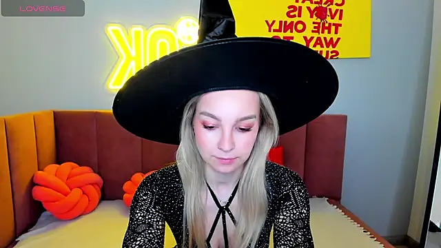 DaisyMellifluous online show from March 13, 2026, 1:34 am