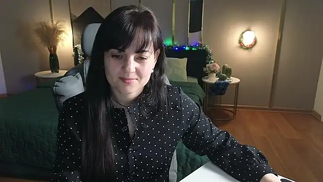  SilkyShadow  online show from January 16, 2026, 1:31 am