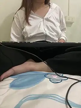 -Mimiu- online show from February 15, 2026, 1:20 pm