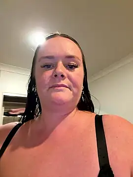 carinabro10 online show from January 10, 2026, 8:05 am