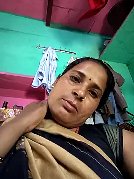 Snapshot of Reena_lodha chatting on May 11, 2026, 8:42 am Reena lodha online show from May 11, 2026, 8:42 am