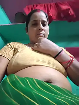 Snapshot of Reena_lodha chatting on May 23, 2026, 6:18 am Reena lodha online show from May 23, 2026, 6:18 am