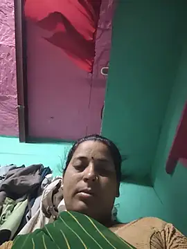 Snapshot of Reena_lodha chatting on May 27, 2026, 9:34 pm Reena lodha online show from May 27, 2026, 9:34 pm