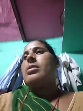 Snapshot of Reena_lodha chatting on June 3, 2026, 3:39 pm Reena lodha online show from June 3, 2026, 3:39 pm