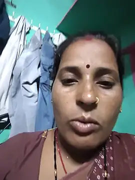 Snapshot of Reena_lodha chatting on July 8, 2026, 10:03 pm Reena lodha online show from July 8, 2026, 10:03 pm