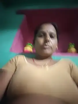 Snapshot of Reena_lodha chatting on July 9, 2026, 10:36 pm Reena lodha online show from July 9, 2026, 10:36 pm