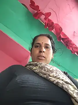Snapshot of Reena_lodha chatting on July 10, 2026, 10:51 am Reena lodha online show from July 10, 2026, 10:51 am