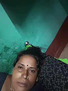 Snapshot of Reena_lodha chatting on July 10, 2026, 11:29 pm Reena lodha online show from July 10, 2026, 11:29 pm