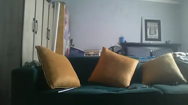 Snapshot of Winterslender chatting on May 16, 2026, 6:54 am Winterslender online show from May 16, 2026, 6:54 am