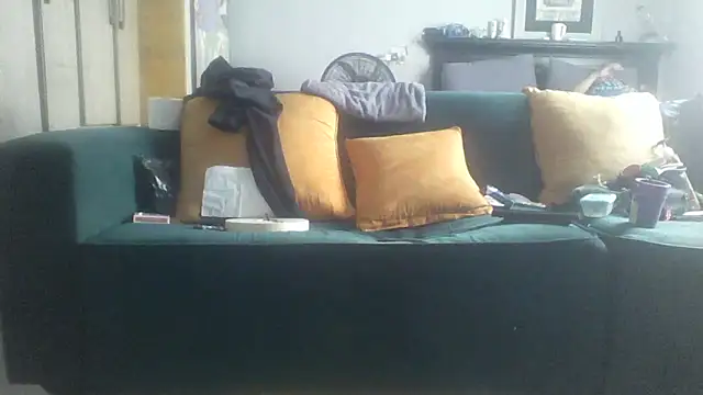 Snapshot of Winterslender chatting on June 9, 2026, 9:10 am Winterslender online show from June 9, 2026, 9:10 am