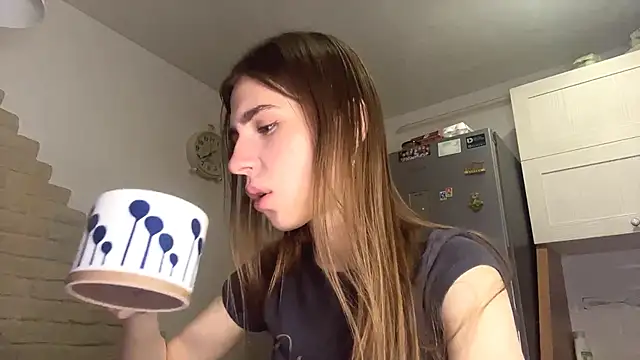 ElsieKuhlmann online show from March 3, 2026, 5:13 am