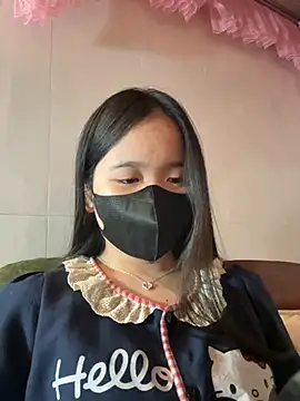 Gwen879 online show from January 13, 2026, 2:11 pm