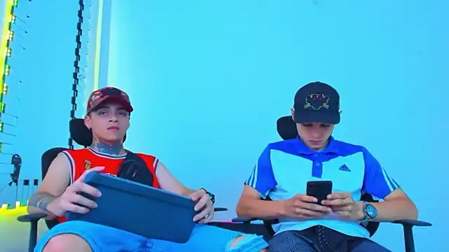 Snapshot of Thomas-Wil chatting on January 12, 2026, 9:31 pm Thomas-Wil online show from January 12, 2026, 9:31 pm