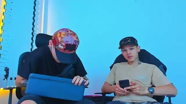 Snapshot of Thomas-Wil chatting on January 14, 2026, 1:11 am Thomas-Wil online show from January 14, 2026, 1:11 am