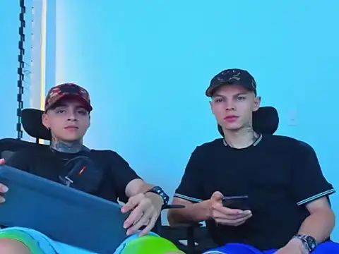 Snapshot of Thomas-Wil chatting on January 18, 2026, 2:26 am Thomas-Wil online show from January 18, 2026, 2:26 am