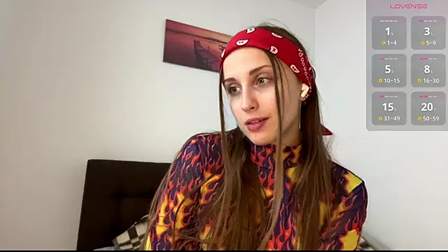 EvaRenard online show from April 23, 2026, 5:04 pm