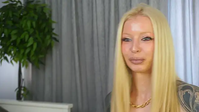 LanaReals online show from March 4, 2026, 8:09 am