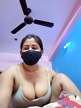 pinkihot23 online show from March 13, 2026, 7:04 am