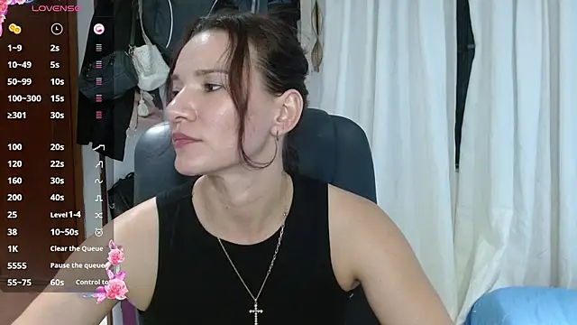 Scarlett 3X online show from February 17, 2026, 11:44 pm