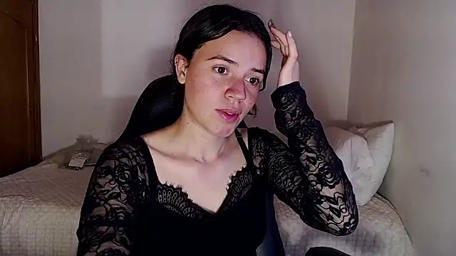 Shanel Lozano online show from March 3, 2026, 9:10 pm