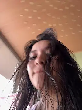 Veronica Wins  online show from April 28, 2026, 7:08 pm
