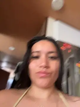 Snapshot of Veronica_Wins_ chatting on May 5, 2026, 3:20 pm Veronica Wins online show from May 5, 2026, 3:20 pm
