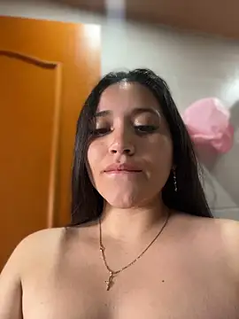 Snapshot of Veronica_Wins_ chatting on May 13, 2026, 6:38 pm Veronica Wins online show from May 13, 2026, 6:38 pm