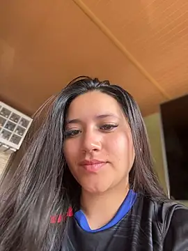 Snapshot of Veronica_Wins_ chatting on May 15, 2026, 1:40 pm Veronica Wins online show from May 15, 2026, 1:40 pm