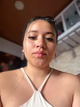 Snapshot of Veronica_Wins_ chatting on June 5, 2026, 1:50 pm Veronica Wins online show from June 5, 2026, 1:50 pm