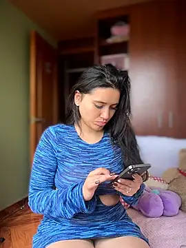 Snapshot of Veronica_Wins_ chatting on June 25, 2026, 2:10 pm Veronica Wins online show from June 25, 2026, 2:10 pm