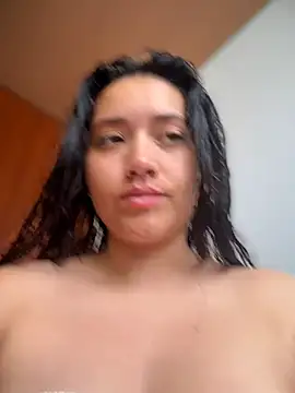 Snapshot of Veronica_Wins_ chatting on July 8, 2026, 3:27 pm Veronica Wins online show from July 8, 2026, 3:27 pm